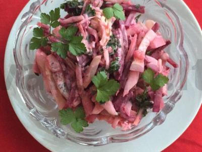 Salotas lieknai figūrai pagrindine nuotrauka