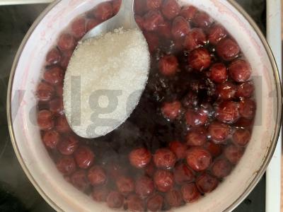 Namų kompotas iš šaldytų vyšnių Žingsnis 1