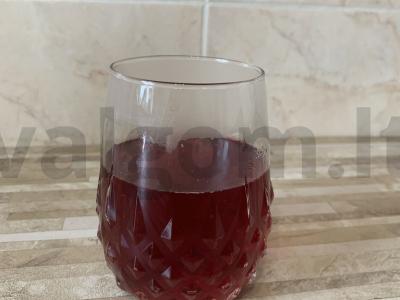 Namų kompotas iš šaldytų vyšnių pagrindine nuotrauka