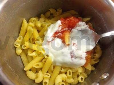 Makaronai su grietine ir pomidoru Žingsnis 3