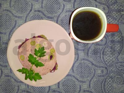 Kiselių kopūstų ir mortadelos sumuštinis pagrindine nuotrauka