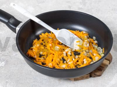 Sriuba su bulvėmis ir meatballs Žingsnis 3