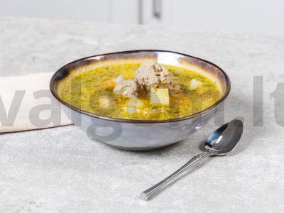 Sriuba su bulvėmis ir meatballs pagrindine nuotrauka