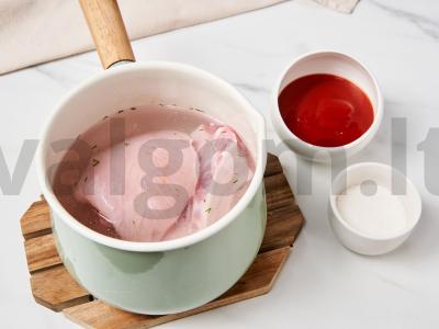 Sriuba su kalakutienos filė ir kiaulienos šonkauliais Žingsnis 1