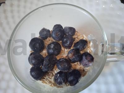 Patingi avižiniai dribsniai su graikišku jogurtu ir mėlynėmis Žingsnis 3