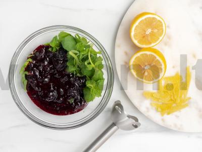 Uogų limonadas su mėtomis Žingsnis 1