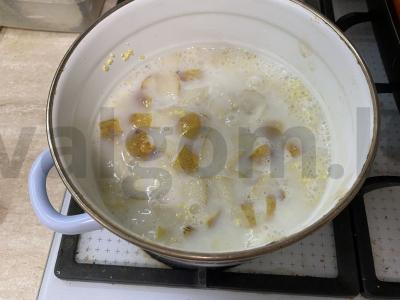 Pšeniška košė su kriaušėmis ir slyvomis Žingsnis 5