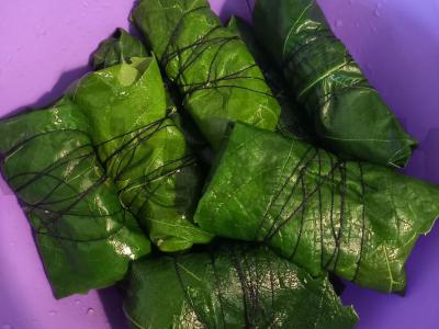 Vynuogių lapų dolma su padažu ir bulvėmis Žingsnis 3