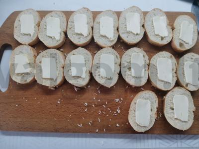 Sumuštiniai su silkių lašiša ant mini baguette Žingsnis 2