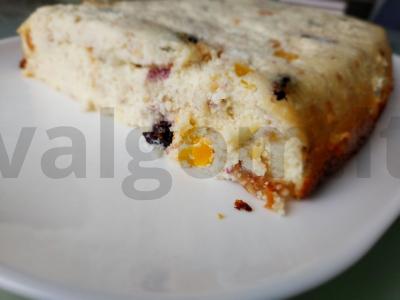 Varškės apkepas su razinomis pagrindine nuotrauka