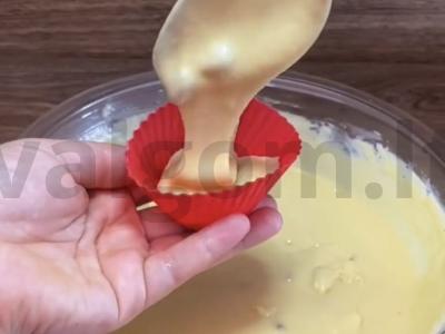 Kvapnus keksiukas su razinomis Žingsnis 4