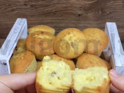 Kvapnus keksiukas su razinomis pagrindine nuotrauka