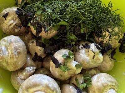 Šampinjonai su prieskoniais Žingsnis 3