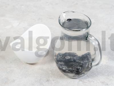 Beržų sulčių kvassas su razinomis Žingsnis 1