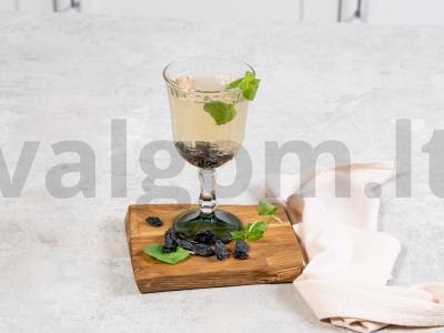 Beržų sulčių kvassas su razinomis pagrindine nuotrauka