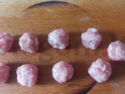 Sriuba su meatballs ir grikių kruopomis Žingsnis 3