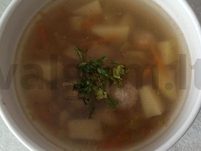 Sriuba su meatballs ir grikių kruopomis pagrindine nuotrauka