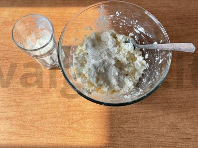 Sūrio blynai su padažu ir uogomis Žingsnis 3