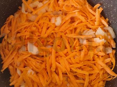 Sriuba su meatballs, makaronais ir daržovėmis Žingsnis 3