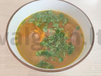 Sriuba su meatballs, makaronais ir daržovėmis pagrindine nuotrauka