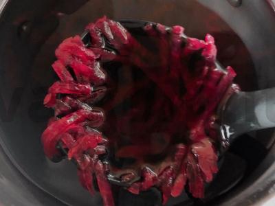 Burokėlių sriuba su agurku ir ridikėliais Žingsnis 2