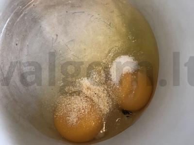 Blynų pica su sūriu ir rūkytomis dešrelėmis Žingsnis 1