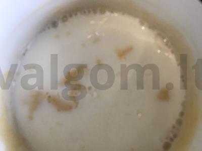 Blynų pica su sūriu ir rūkytomis dešrelėmis Žingsnis 3