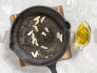 Keptas ryžiai keptuvėje Žingsnis 1