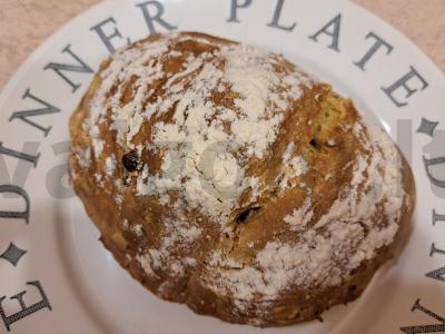 Bezdrožių duona su razinomis pagrindine nuotrauka