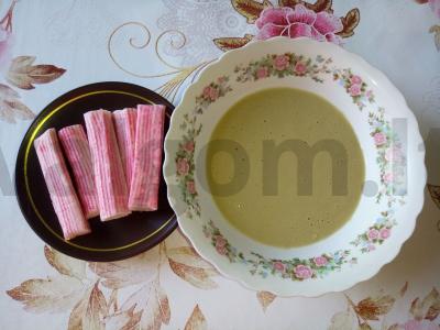 Krabų lazdelės tešloje su sojų padažu Žingsnis 4