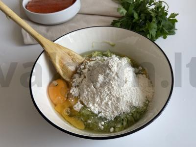 Cukinijų ritinys su varškės sūriu ir lašiša Žingsnis 1