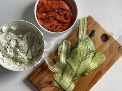 Cukinijų ritinys su varškės sūriu ir lašiša Žingsnis 3