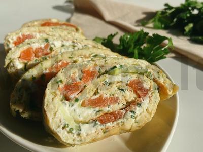 Cukinijų ritinys su varškės sūriu ir lašiša pagrindine nuotrauka