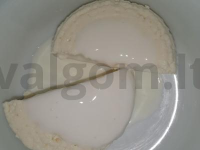 Tortilija su Adygei sūriu ir žolelėmis Žingsnis 1