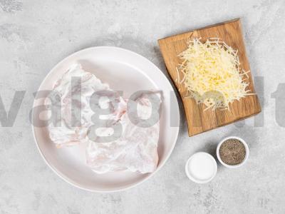 Vištienos šlaunelės grietinėje Žingsnis 1