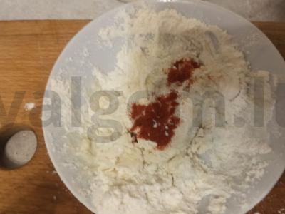 Tešlos traškučiai su šonine Žingsnis 1