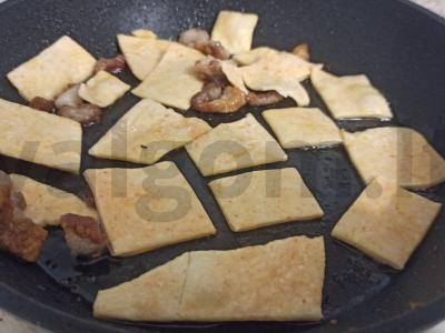 Tešlos traškučiai su šonine Žingsnis 5