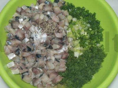 Salotos su sūdyta skumbre, virtomis daržovėmis alyvuogių aliejuje Žingsnis 1