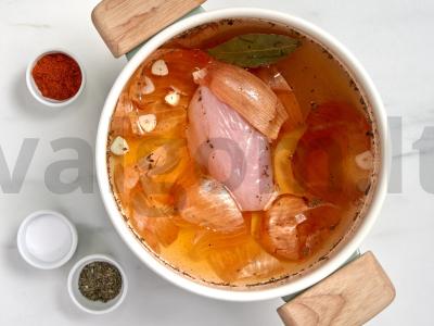 Kalakutienos filė su svogūnų luobele Žingsnis 2