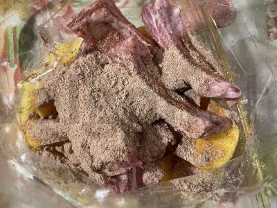 Šonkauliai su bulvėmis orkaitėje Žingsnis 4