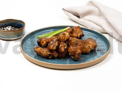 Kinietiški vištienos sparneliai pagrindine nuotrauka