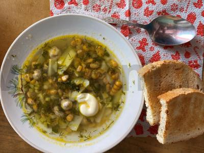 Namų sriuba su virtomis kukurūzais pagrindine nuotrauka