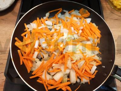 Šviežių kopūstų sriuba Žingsnis 2