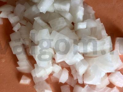 Šampinjonai su svogūnais ir česnaku grietinės padaže Žingsnis 2