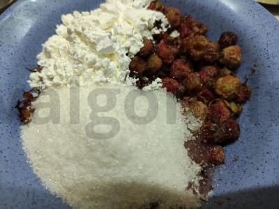 Švieži pyragėliai su miško uogomis Žingsnis 2