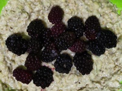 Avižiniai blynai su bananais, gervuogėmis ir sezamu Žingsnis 3