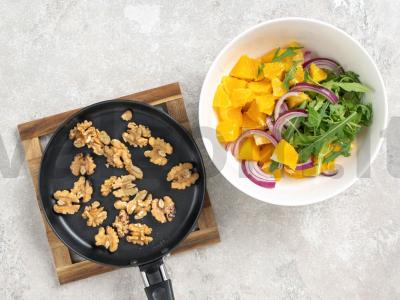 Salotos su apelsinu, gorgonzola ir riešutais Žingsnis 2