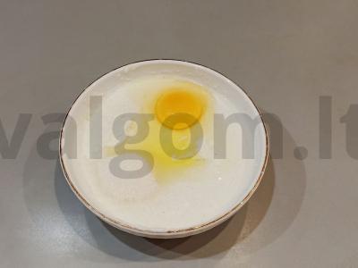 Varškės apkepas su manų kruopomis ir uogiene Žingsnis 4