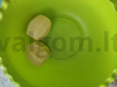 Greitas sūrio sriuba su koldūnais Žingsnis 1