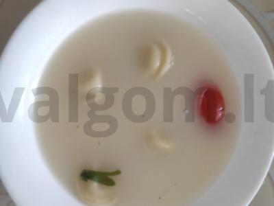 Greitas sūrio sriuba su koldūnais pagrindine nuotrauka